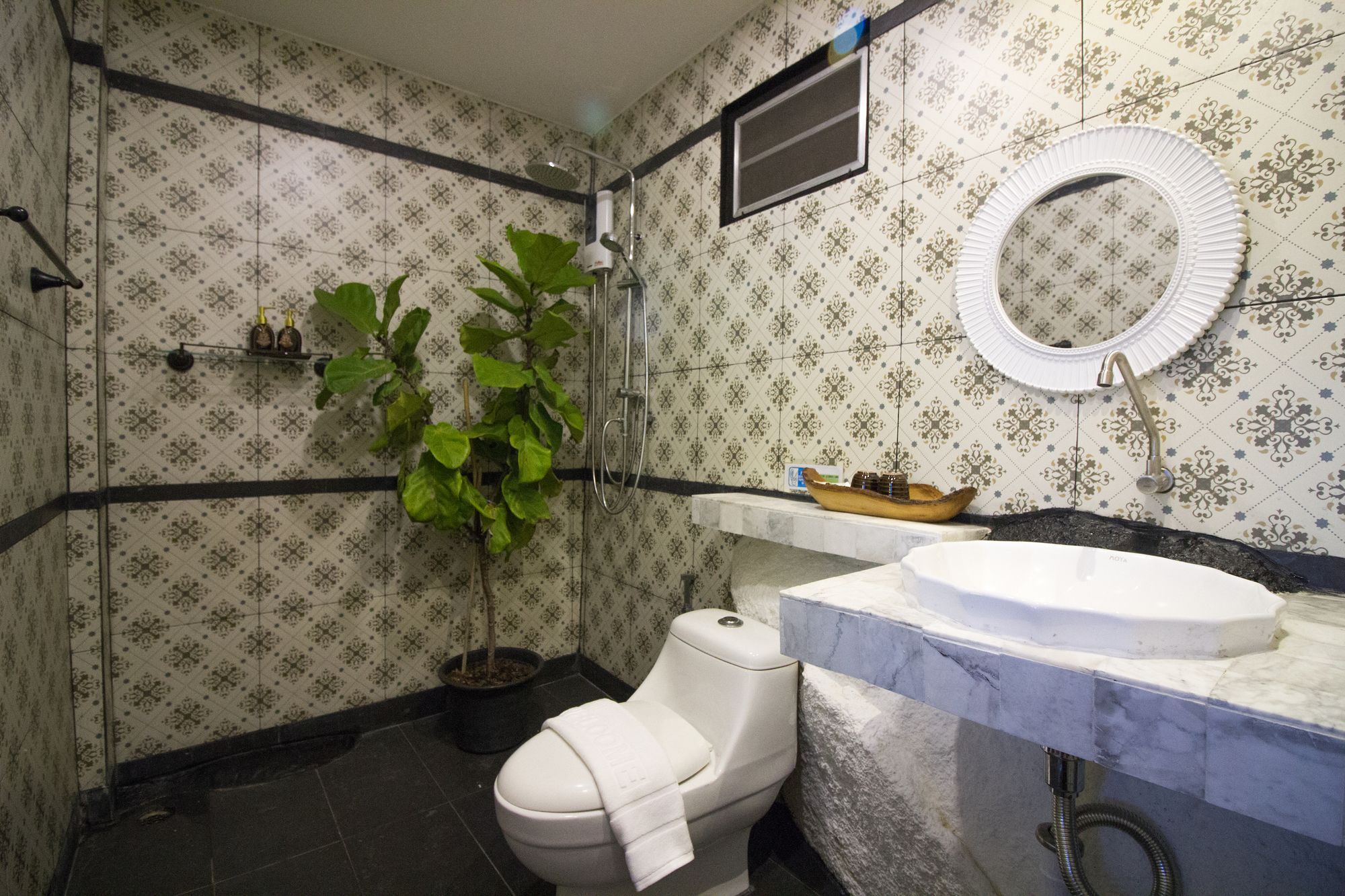 At Tanote Hotel Tau-sziget Kültér fotó